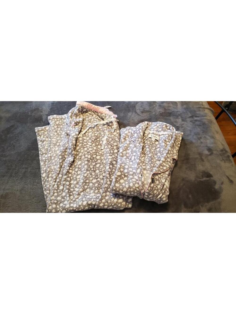 WOMENS PAJAMAS - DKNY - SIZE LARGE